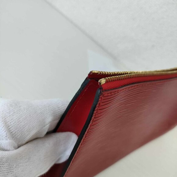 Louis Vuitton Epi Pochette Accessoires - Picture 8 of 16